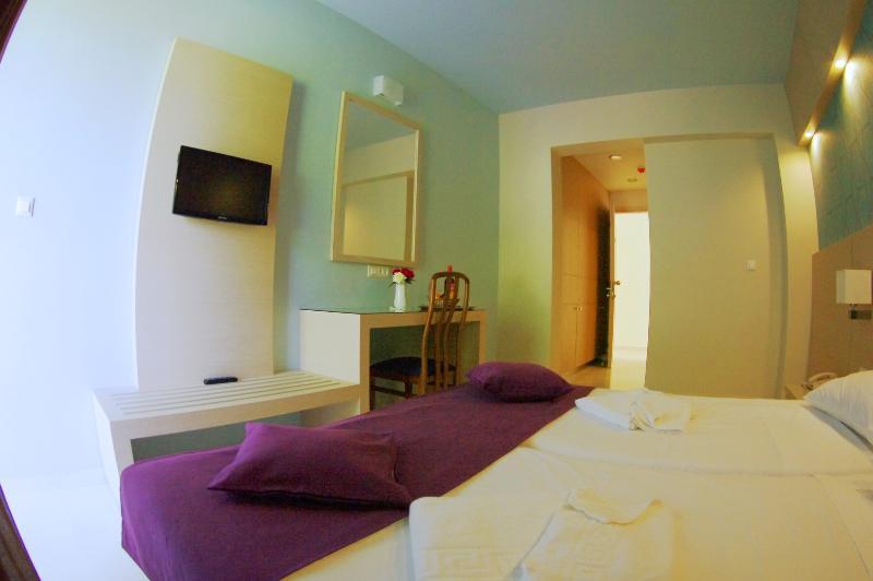 Eleftheria 3* Agia Marina